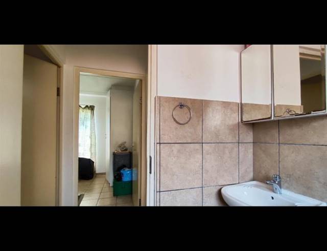 2 BEDROOM APARTMENT FOR SALE IN CASTLEVIEW